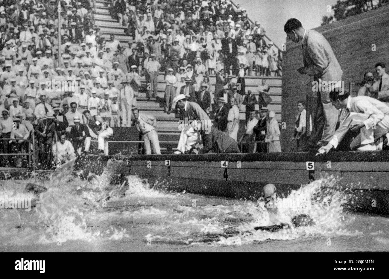 Il finale 100 metri Freestyle Gold per Yasuji Miyazaki del Giappone (JPN) in occasione dei Giochi Olimpici estivi del 1932 Foto Stock