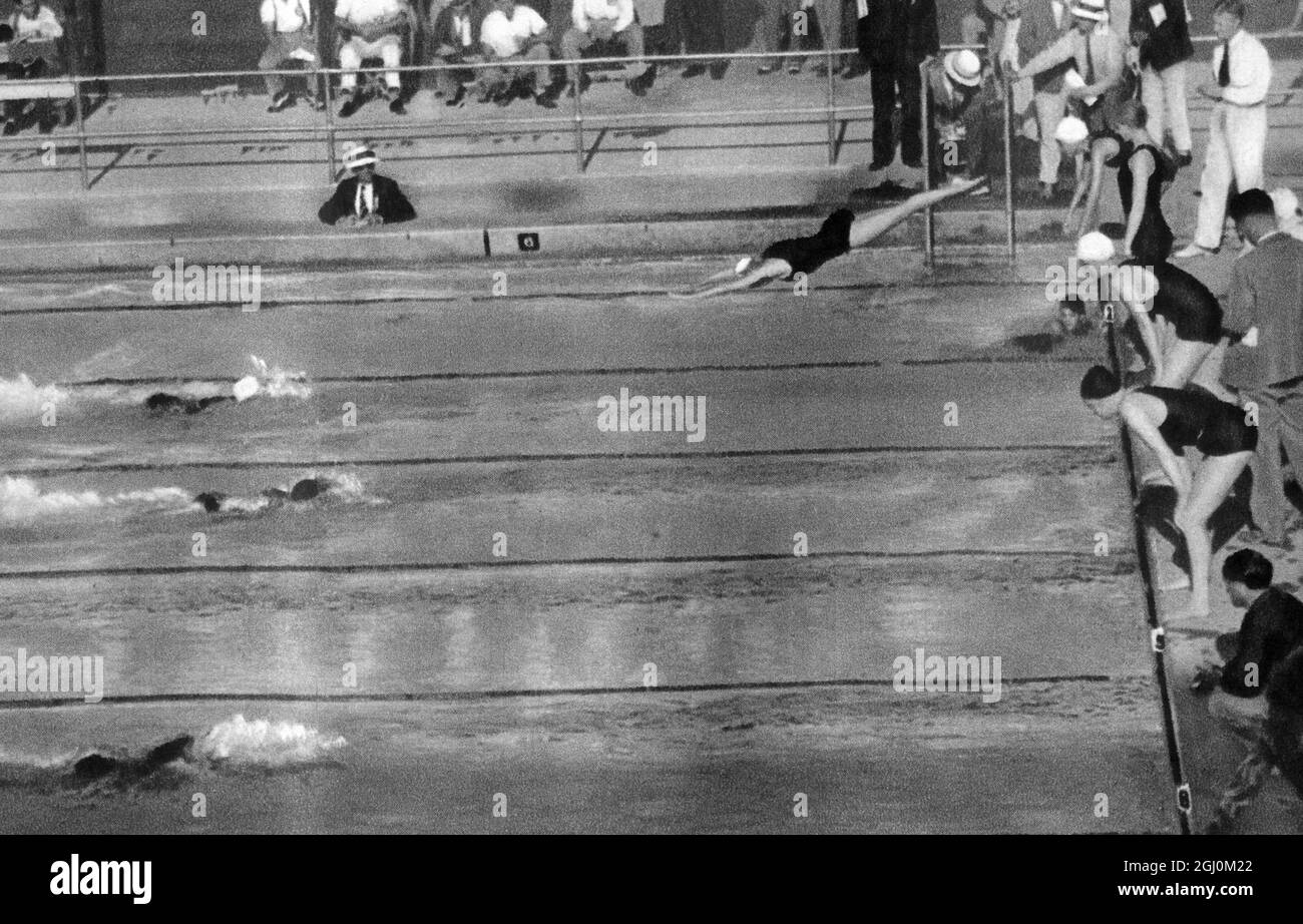 Nuoto - Donne ai Giochi Olimpici del 1932, Los Angeles, USA, 4 x 100 metri Freestyle Relay Gold - United States Silver - Netherlands Bronze - Gran Bretagna Foto Stock