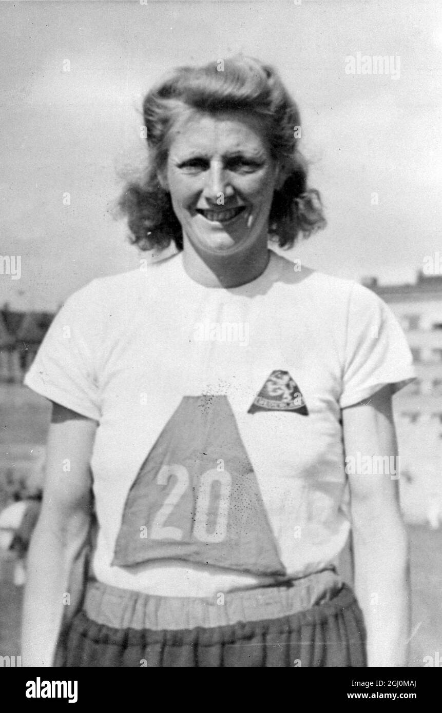 Fanny Blankers Koen 1948 Giochi Olimpici un atleta olandese, meglio conosciuto per aver vinto quattro medaglie d'oro alle Olimpiadi estive di Londra del 1948 Foto Stock