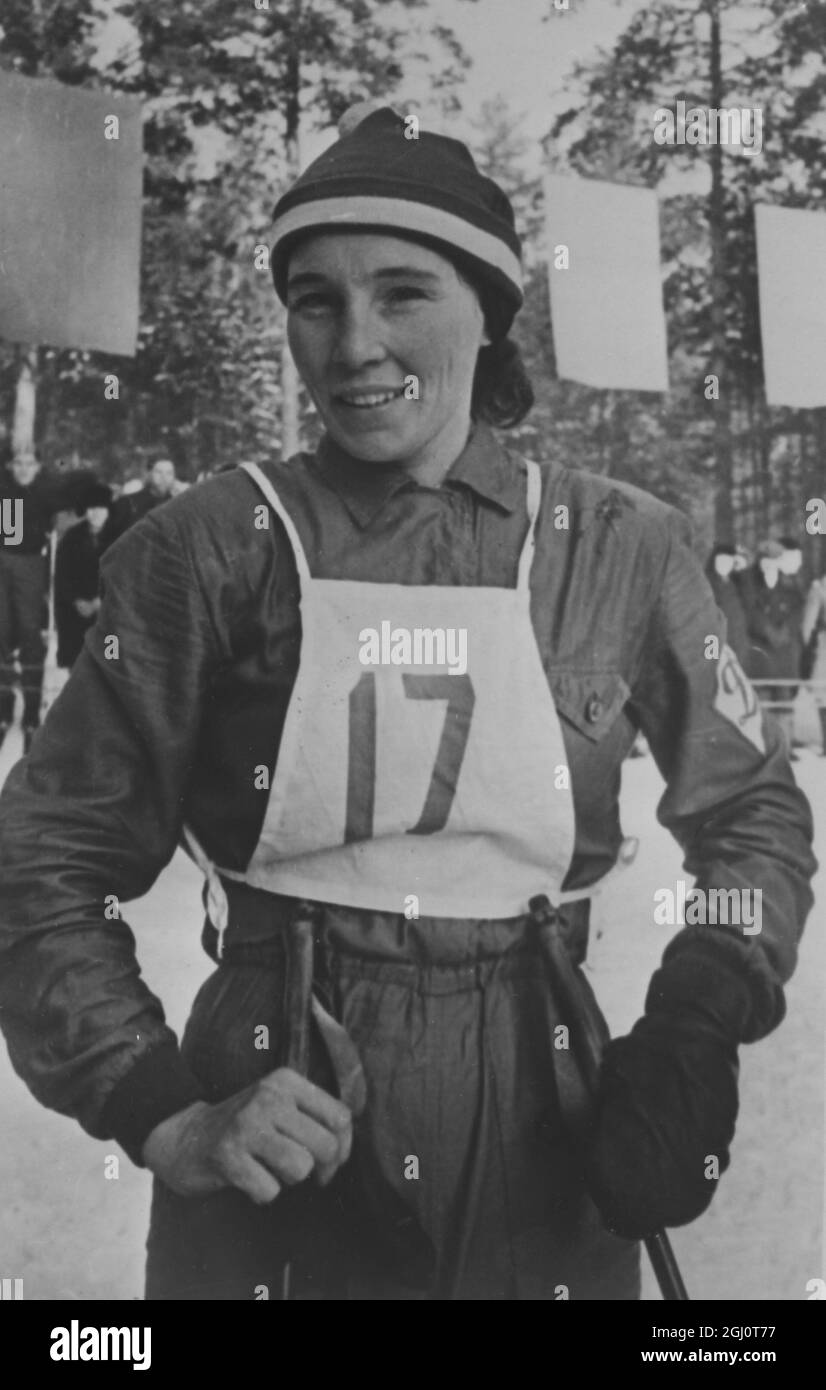 SCIATORE ALEVTINA KOLCHINA MEMBRO DELLA SQUADRA OLIMPICA SOVIETICA 2 FEBBRAIO 1960 Foto Stock