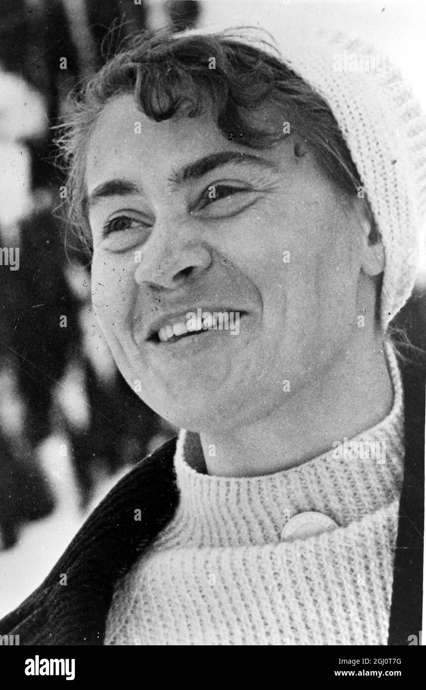 SCIATORE EVGENIYA KABINA MEMBRO DELLA SQUADRA OLIMPICA SOVIETICA 2 FEBBRAIO 1960 Foto Stock
