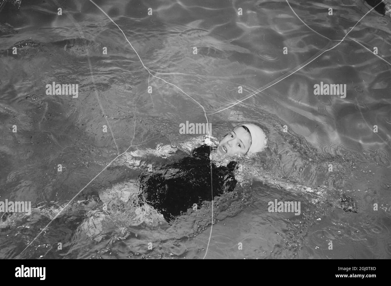 ANGELA SULLIVAN IL PROGRAMMA DI NUOTO DI OTTO ANNI 5 FEBBRAIO 1960 Foto Stock