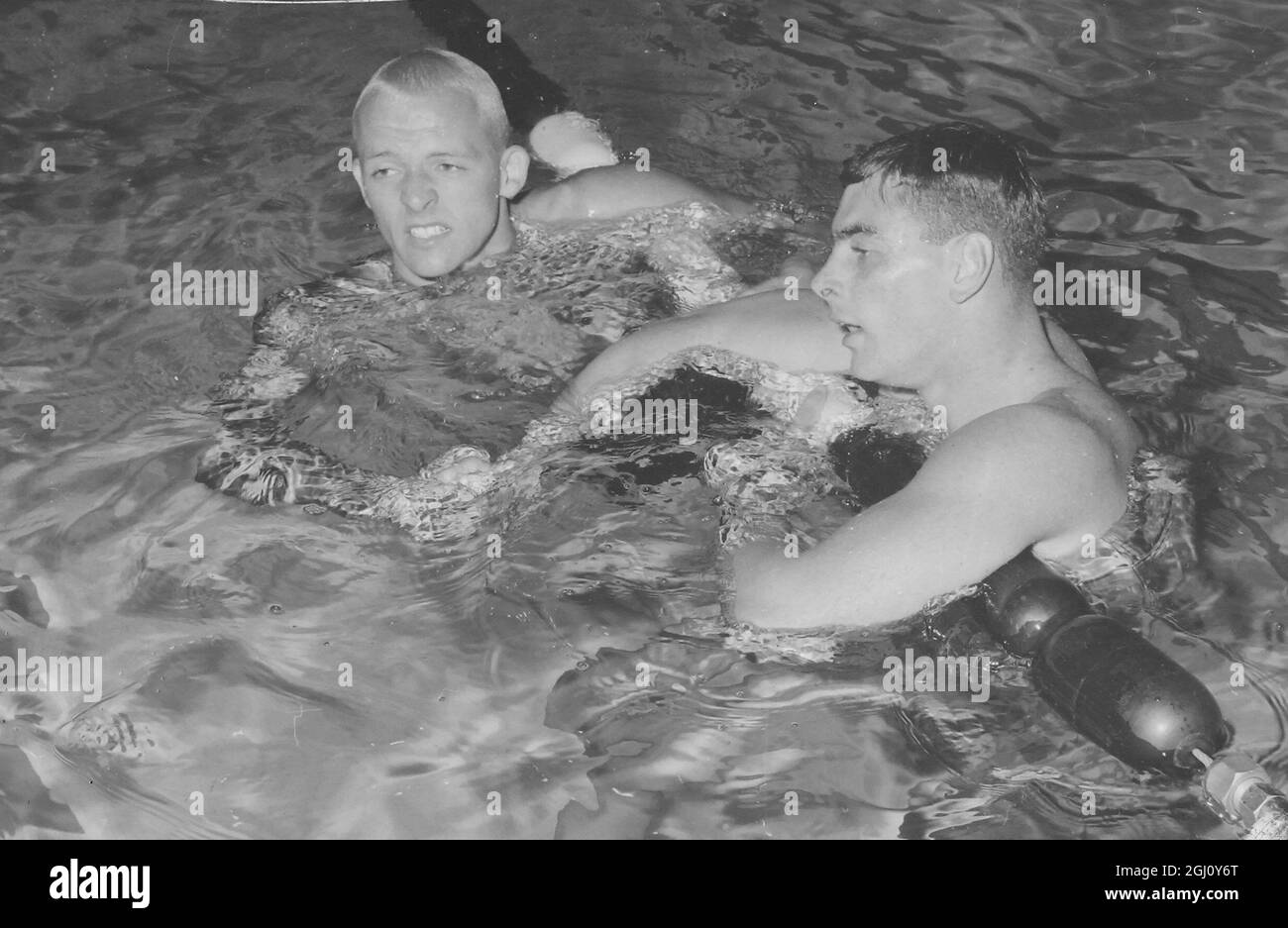 GIOCO OLIMPICO NUOTO 100M UOMINI GRATIS DEVITT LARSON DOS SANTOS SHAKE 28 AGOSTO 1960 Foto Stock