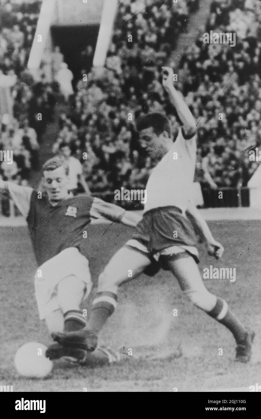 FOOTBALL ASTON VILLA V MOSCA DINAMO 16 MAGGIO 1961 Foto Stock