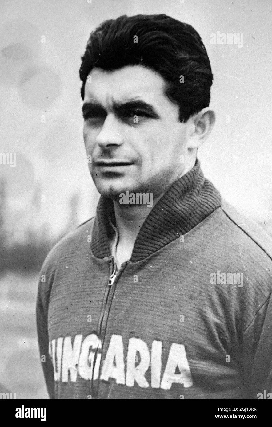 MATE FENYVESI M - RITRATTO DEL CALCIATORE - UNGHERESE INTERNATIONA FOOTBALL  PLAYER - ; 11 MAGGIO 1962 Foto stock - Alamy