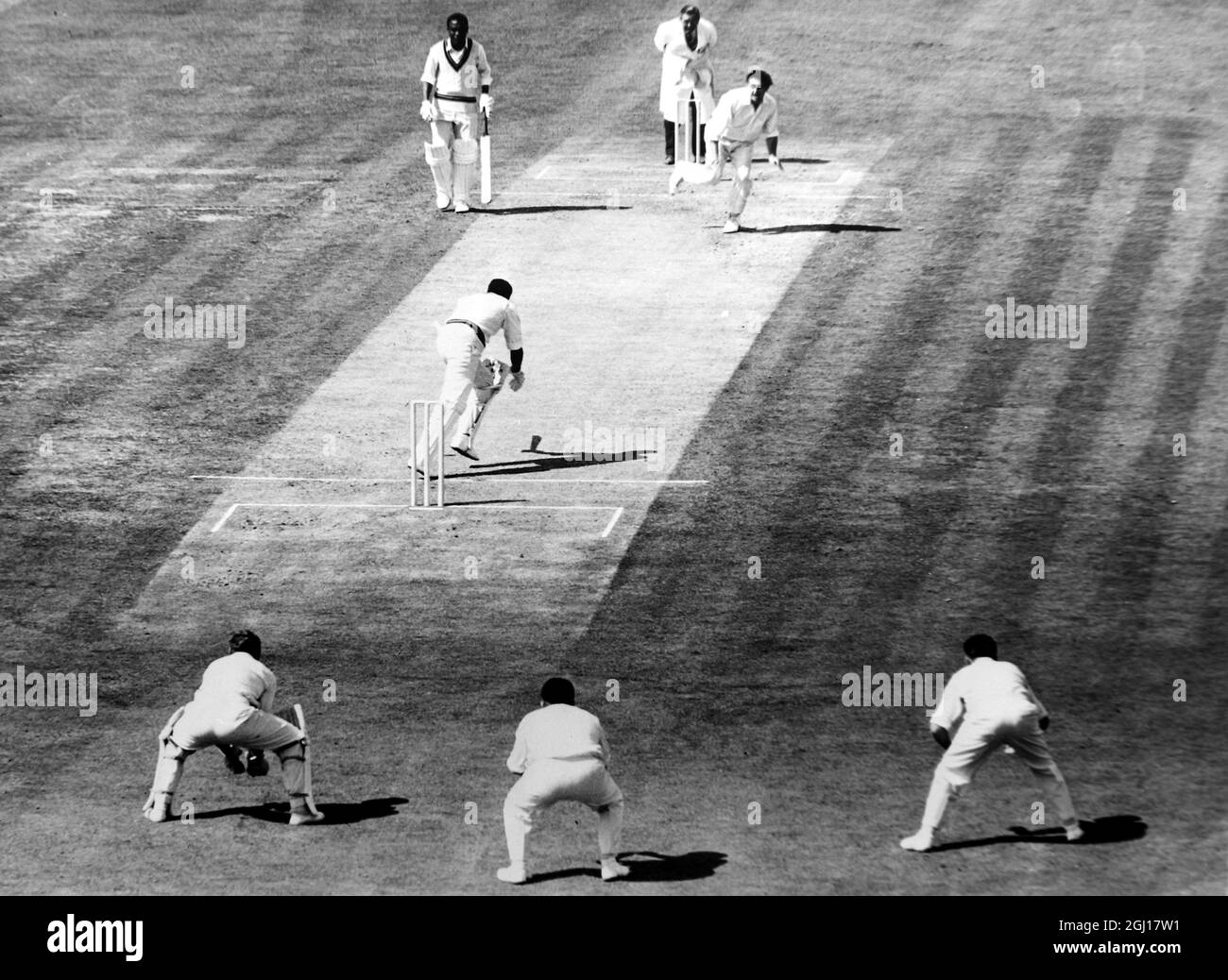 CRICKET W INDIES V ENGLAND TRUEMAN APPELLA LBW CONTRO IL MACELLAIO ; 24 AGOSTO 1963 Foto Stock