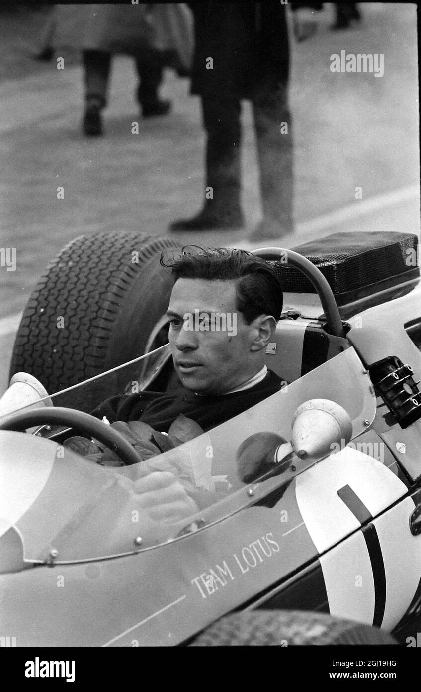 MOTOR CAR INTERNATIONAL TROPHY RACE A GOODWOOD, SUSSEX - PILOTA DA CORSA JIM CLARKE LOTUS COVENTRY CLIMAX ; 31 MARZO 1964 Foto Stock