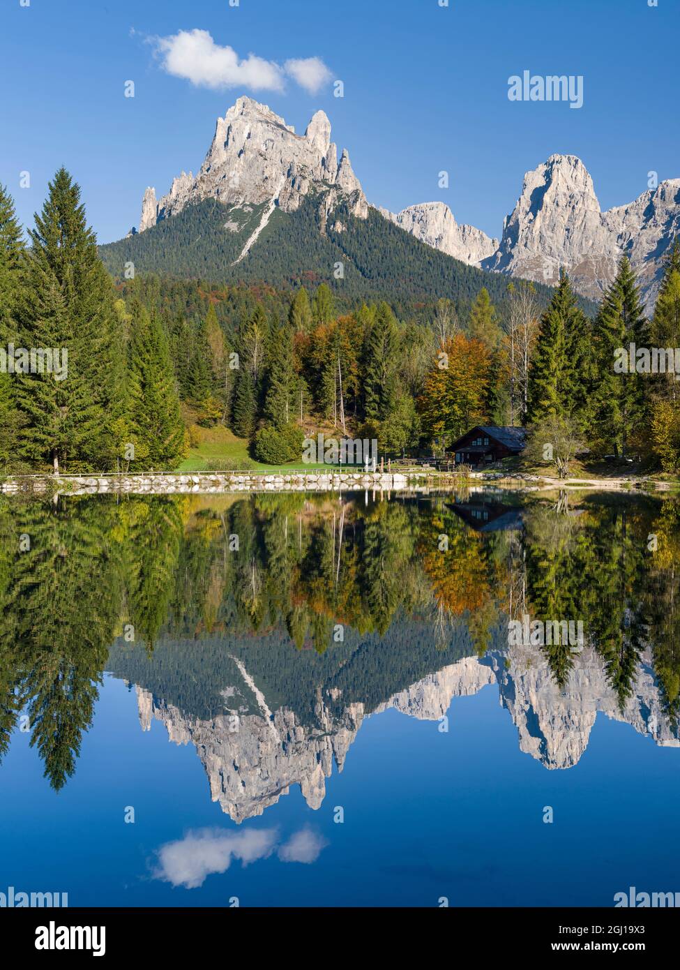 Lago Welsperg. Valle del canali nella catena montuosa pale di San Martino, parte del Patrimonio Mondiale dell'UNESCO, Dolomiti, nelle Dolomiti del Primiero Foto Stock