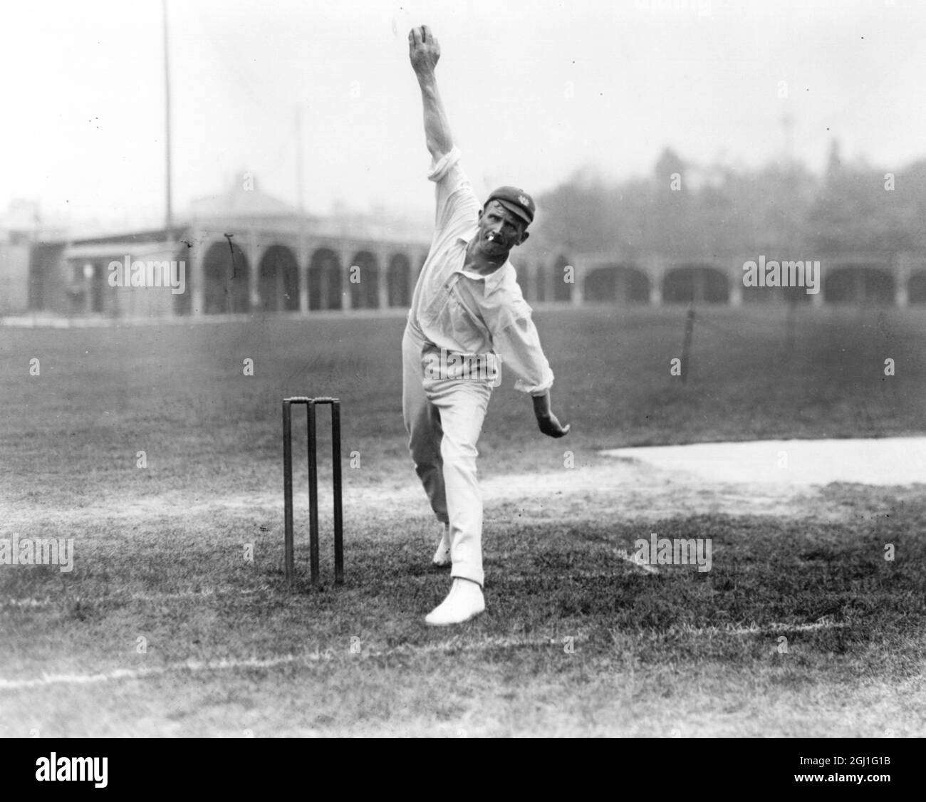 Peter Clarke : 19 maggio 1881 - 14 dicembre 1915 , il cricketer irlandese e il nuovo bowler googly nel 1912 Foto Stock
