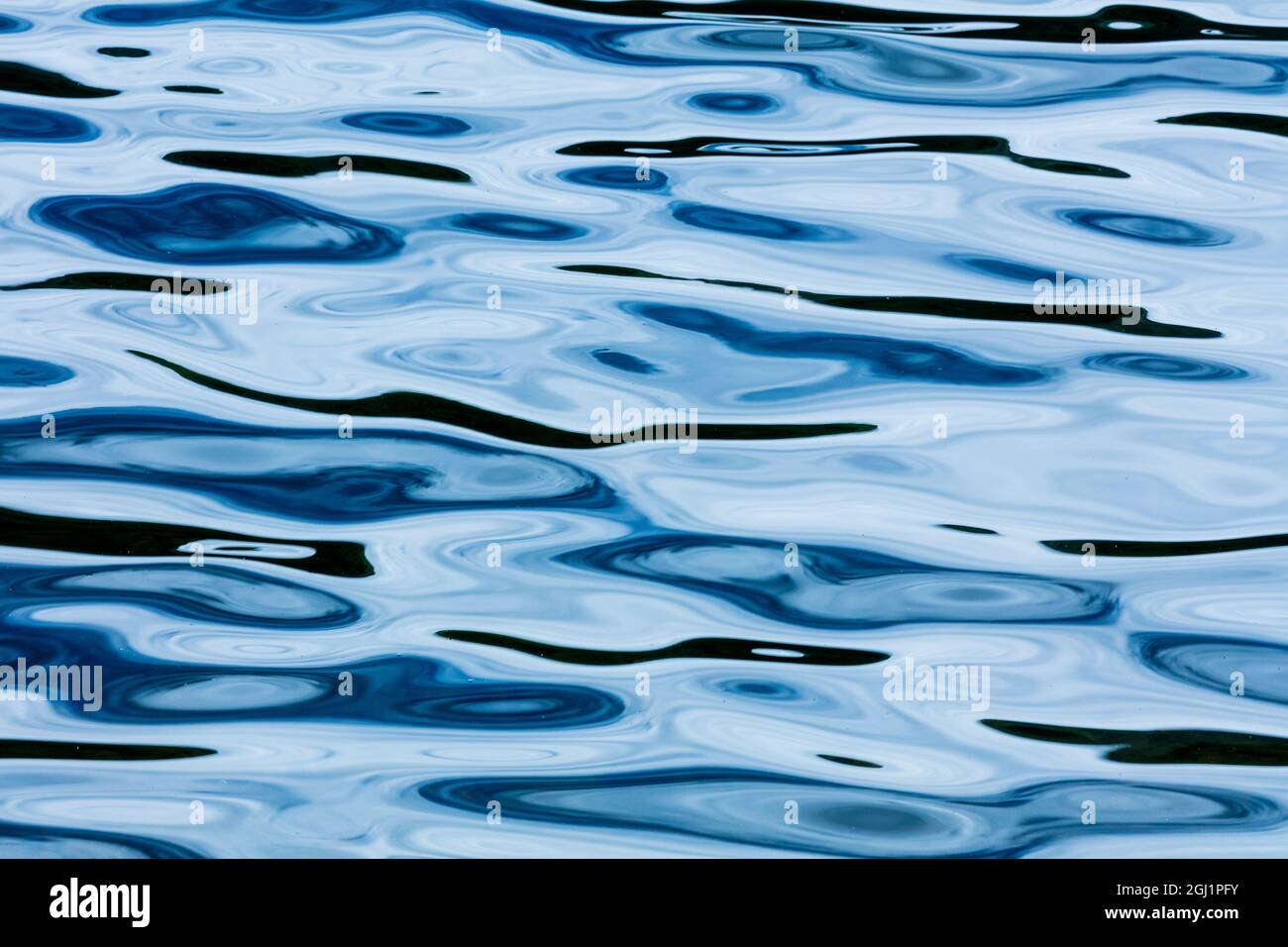 USA, Alaska, lago di Byers. Dettaglio del modello delle onde d'acqua. Credit as: Don Paulson / Galleria Jaynes / DanitaDelimont.com Foto Stock
