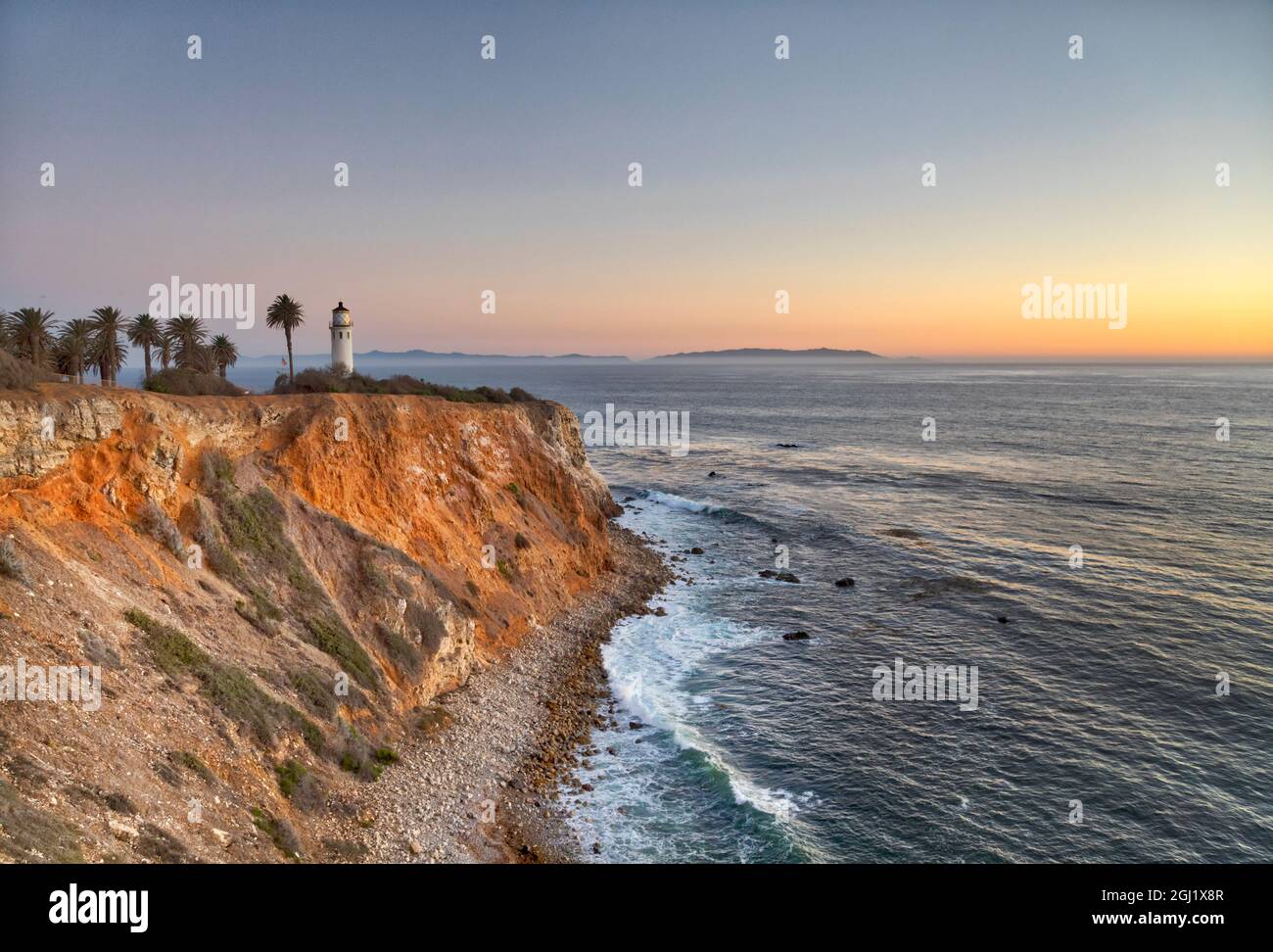 USA, California, Ranchos Palos Verdes. Il faro a Point Vicente al tramonto. Foto Stock