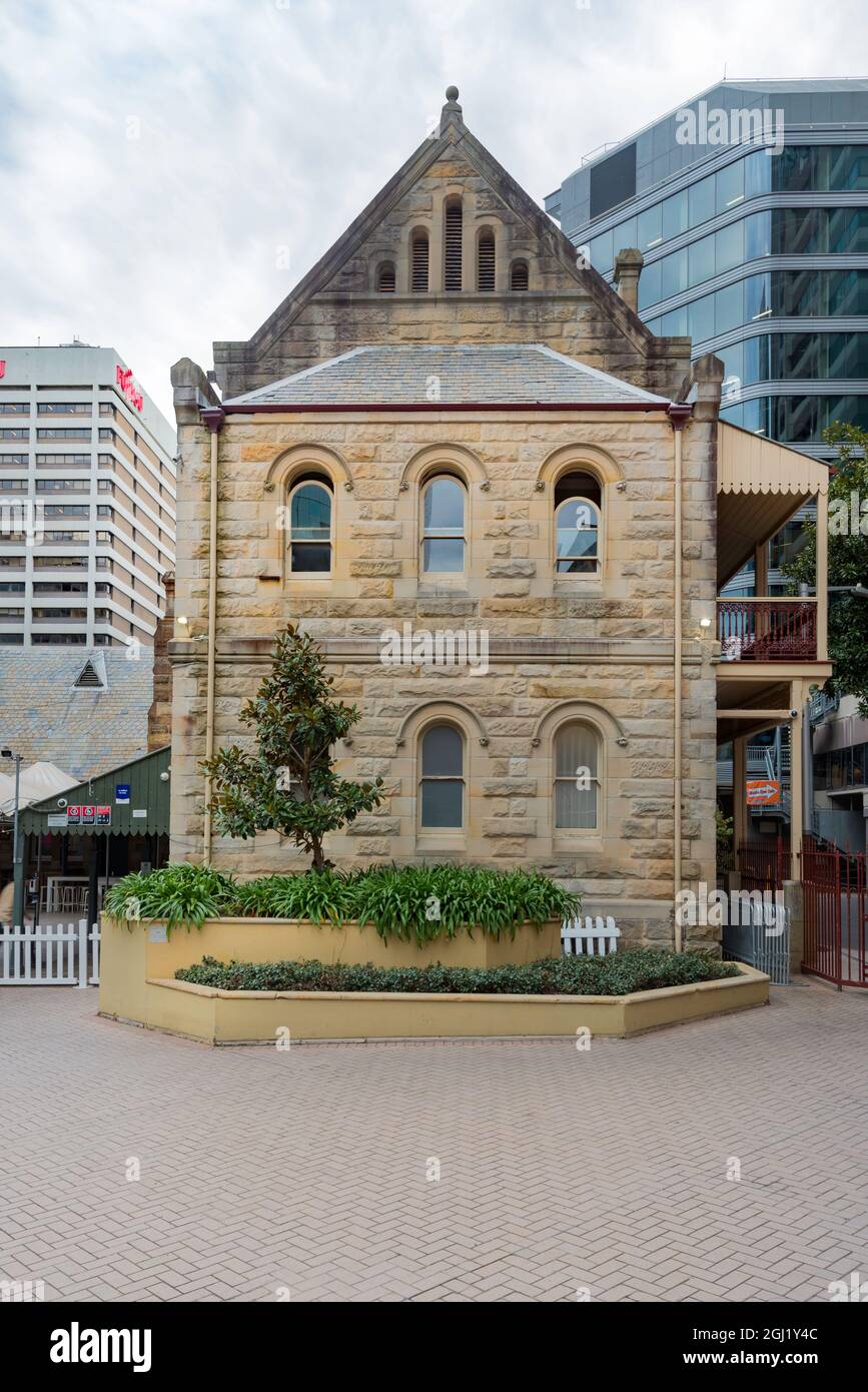 L'ex North Sydney Technical Highschool, costruita nel 1878-93, è un edificio in stile romanico ed è stata la prima scuola governativa sulla North Shore di Sydney Foto Stock