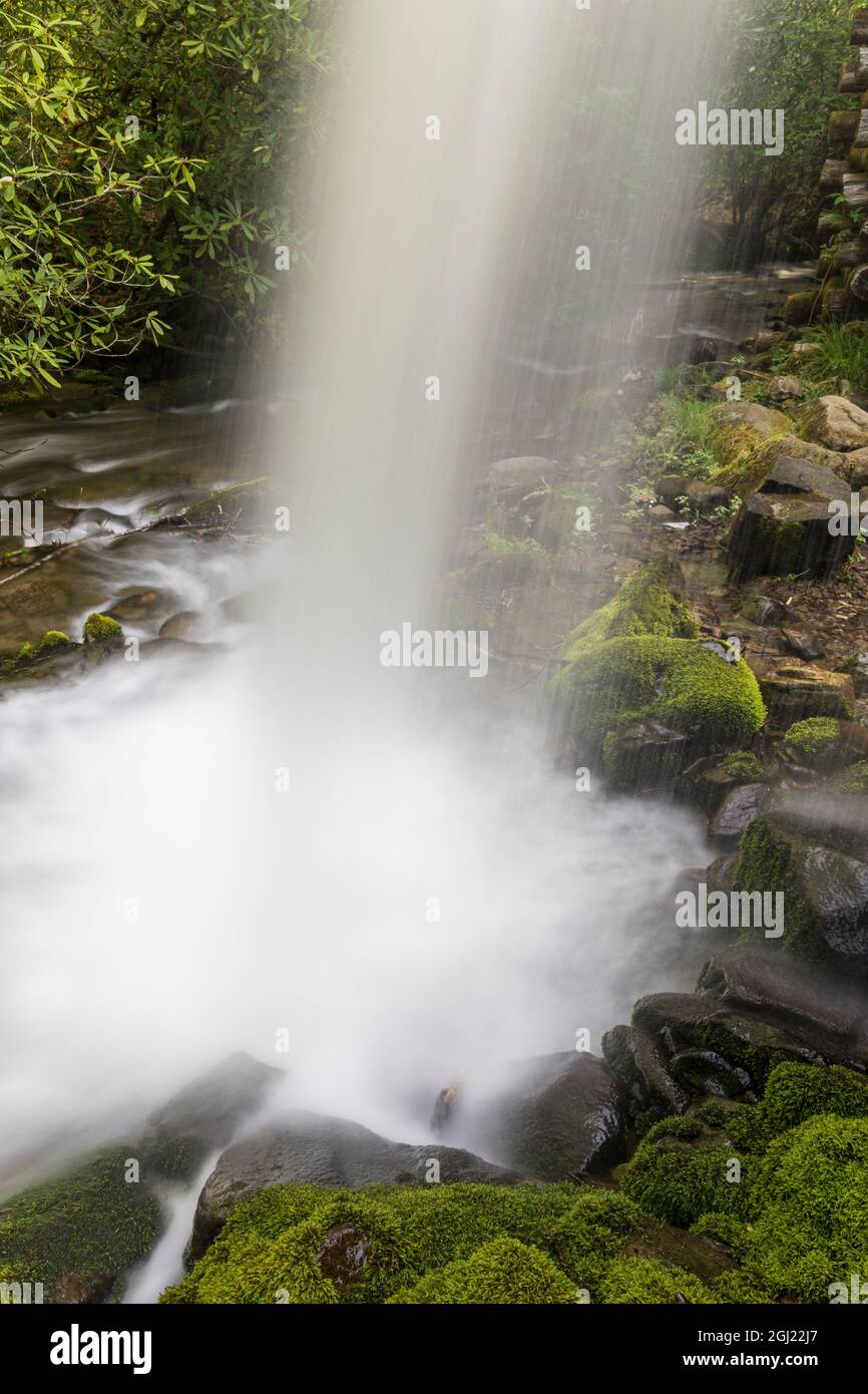 Acqua che scorre da Mingus Mill, Great Smoky Mountains, National Park, North Carolina. Foto Stock