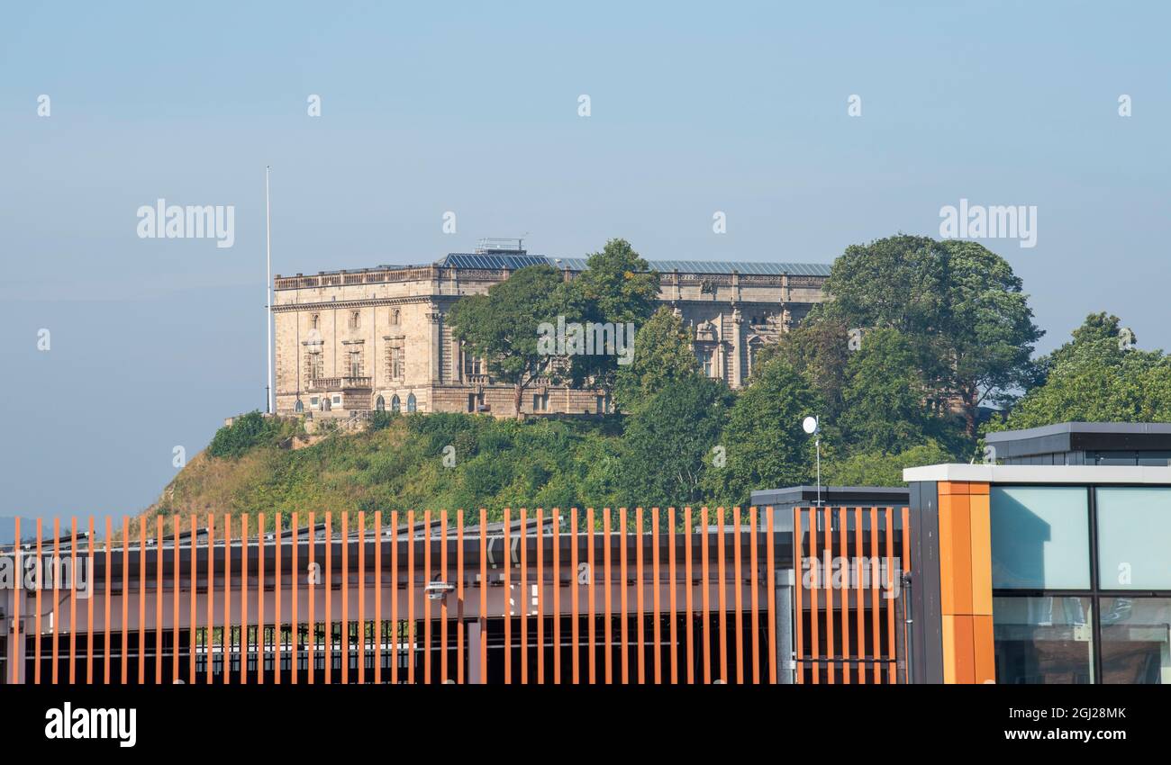 Vista verso il Castello di Nottingham dal tetto del Nottingham College City Hub, Nottinghamshire Inghilterra UK Foto Stock