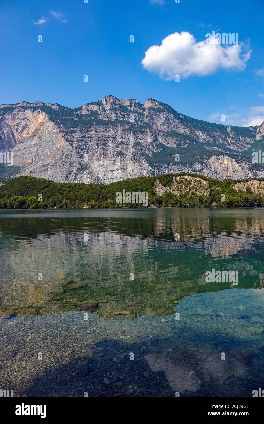 Destinazione turistica del Lago di Cavedine, Lago di Cavedine, Trento, Trentino, Laghi italiani, Italia Foto Stock