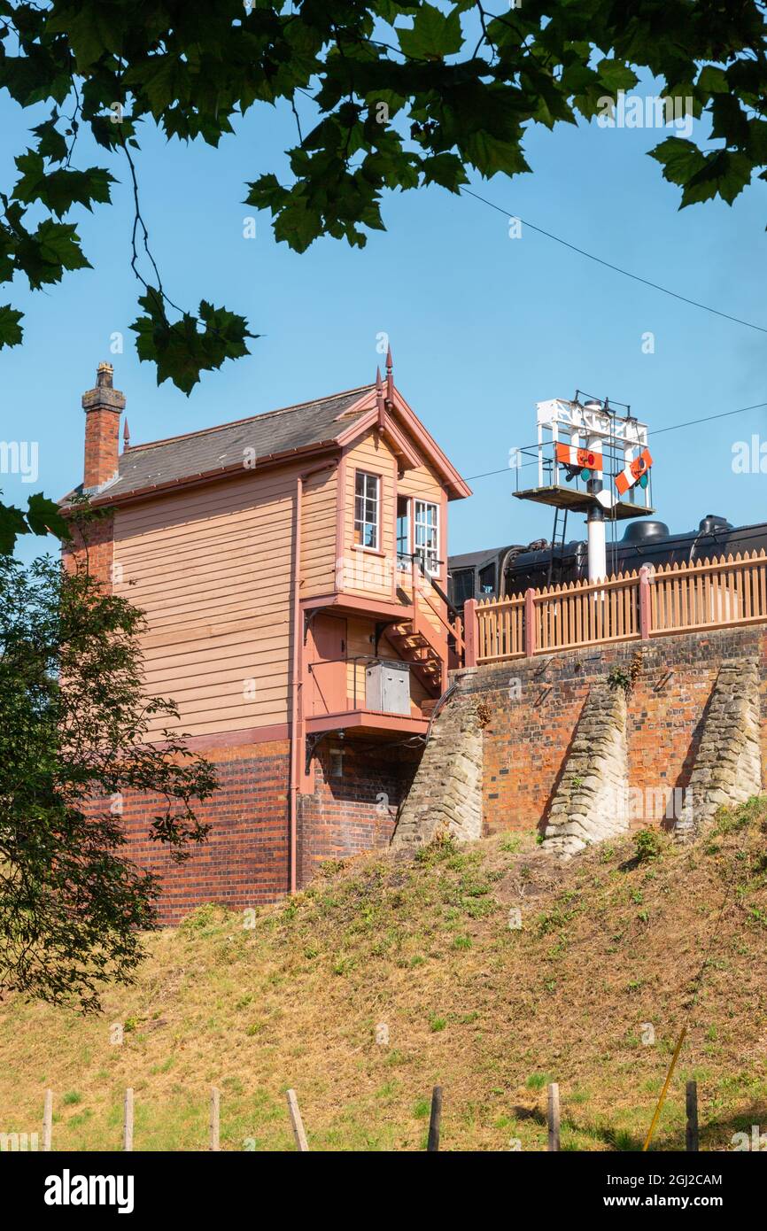 Signal box presso la stazione ferroviaria di Severn Valley, Bewdley, Worcestershire, UK 2021 Foto Stock