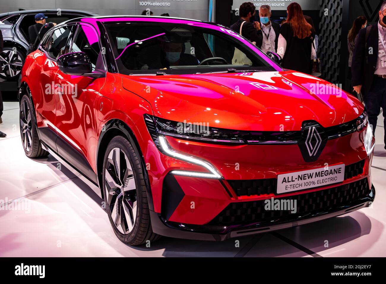 Renault Megane e-Tech Electric car presentata al salone IAA Mobility 2021 a Monaco di Baviera, Germania - 6 settembre 2021. Foto Stock