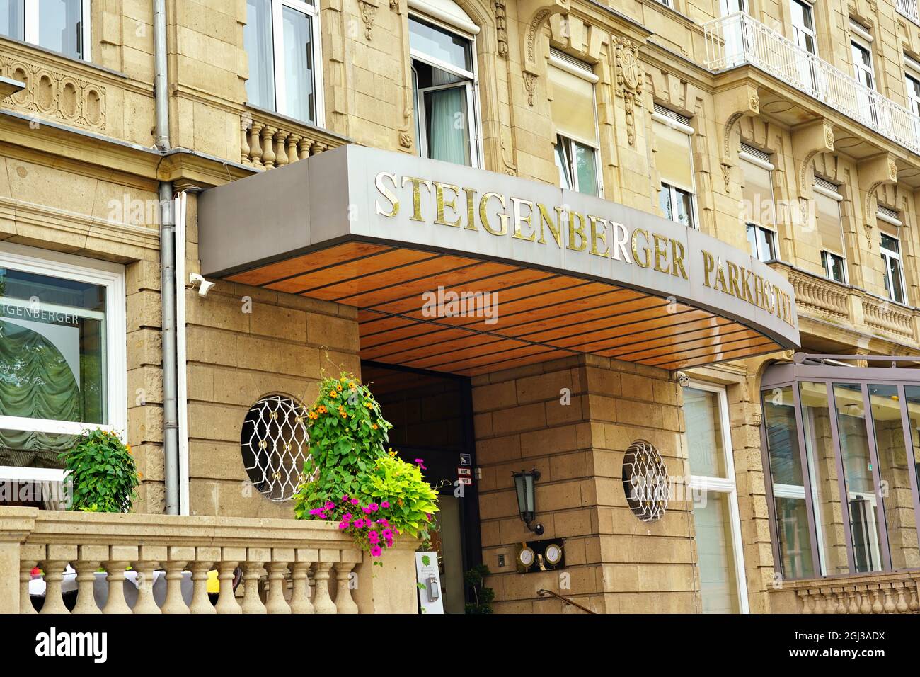 Il tradizionale hotel di lusso 'Scheigenberger Parkhotel' a Düsseldorf, Germania. E' un popolare hotel a 5 stelle situato vicino al parco pubblico 'Hofgarten'. Foto Stock