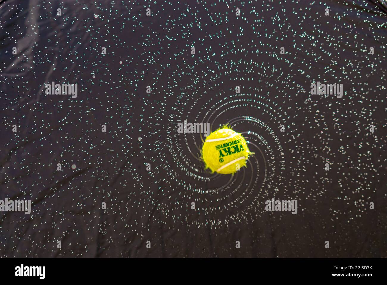 Palla da tennis - galassia d'acqua Foto Stock