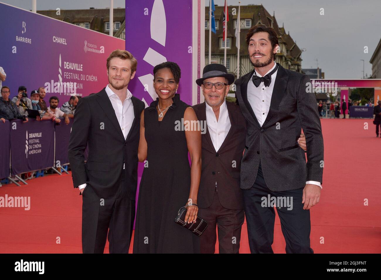 Lucas Till, Sharonne Lanier, Barry Alexander Brown, Matt William Knowles che ha partecipato alla proiezione di Son of South durante il 47th Deauville American Film Festival a Deauville, Francia l'8 settembre 2021. Foto di Julien Reynaud/APS-Medias/ABACAPRESS.COM Foto Stock