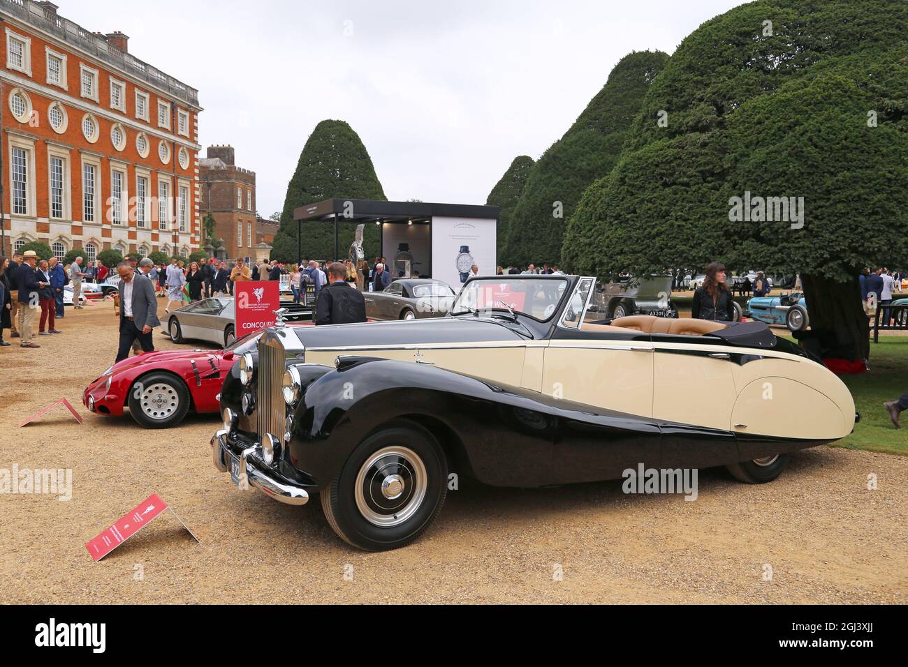 Rolls-Royce Silver Wraith Drophead Coupé (1953), Concours of Elegance 2021, Hampton Court Palace, Londra, Regno Unito, Europa Foto Stock
