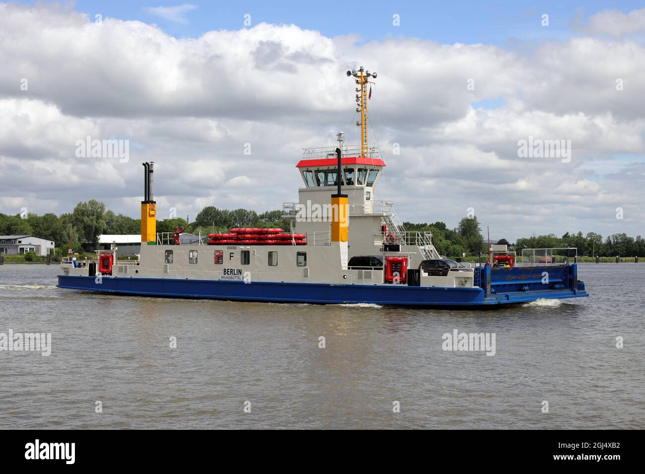 Il traghetto per i canali di Berlino attraverserà il canale Kiel a Brunsbüttel il 15 giugno 2021. Foto Stock