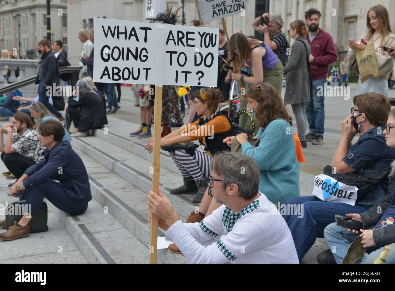 Extinction Rebellion marzo per la natura a Londra, Regno Unito. Foto Stock