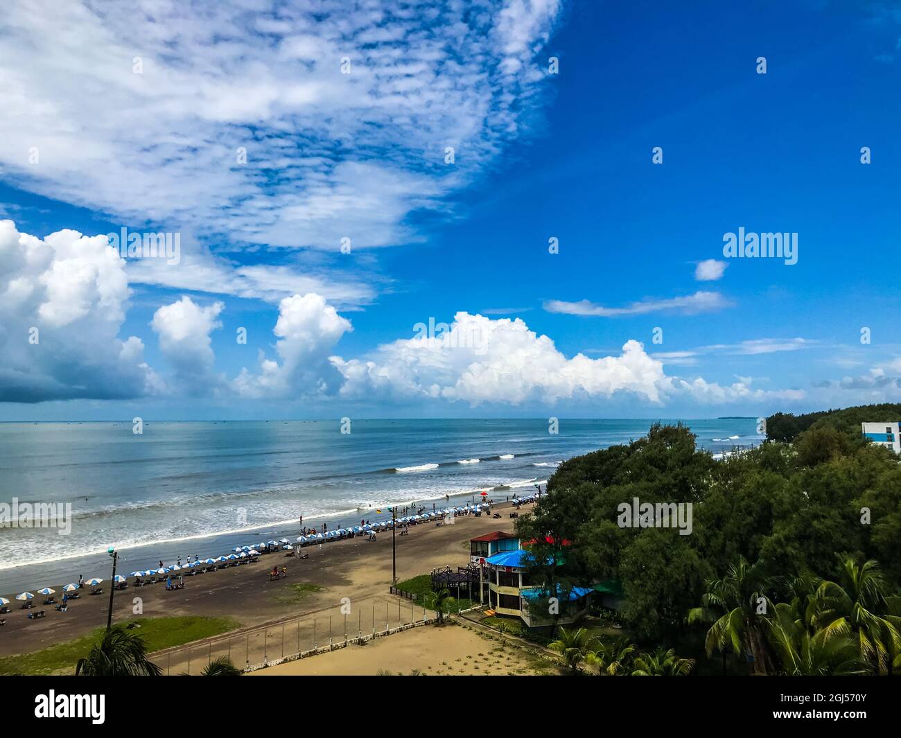 paesaggio della spiaggia di mare di cox bazar. Foto Stock