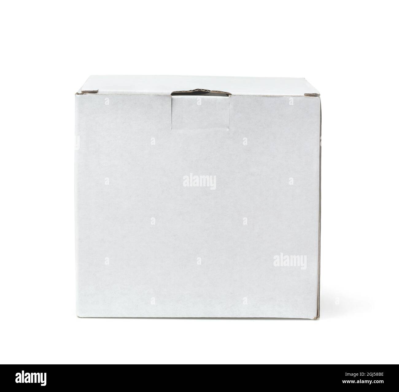 Vista frontale della scatola di cartone bianco bianca isolata su bianco Foto Stock
