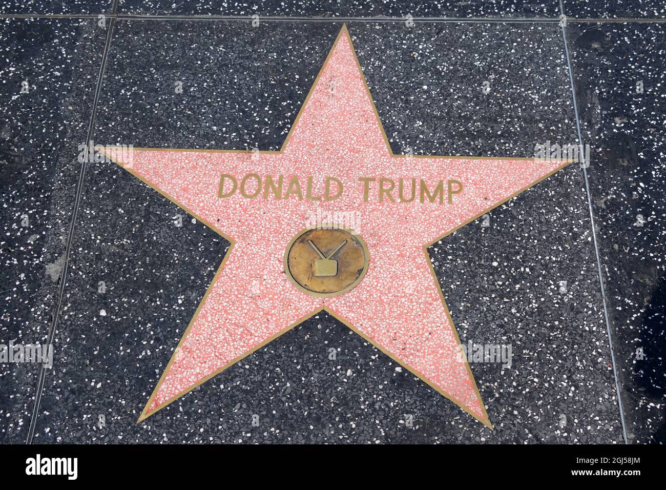 Vista dettagliata della stella di Donald Trump sulla Hollywood Walk of Fame su Hollywood Blvd., mercoledì 8 settembre 2021, a Los Angeles. Foto Stock