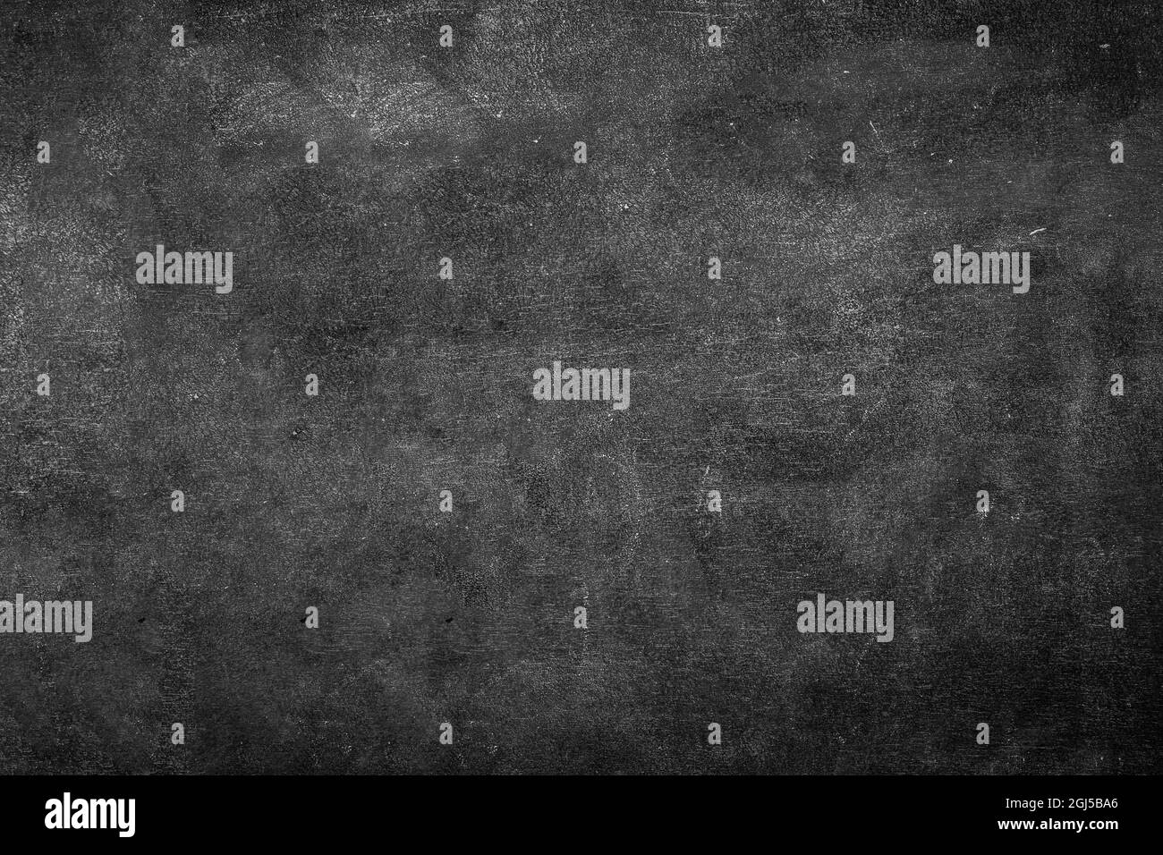 Blank wide screen lavagna reale texture di sfondo nel collegio di concetto per il ritorno a scuola di sfondo panoramico per venerdì nero gesso bianco disegnare testo Foto Stock