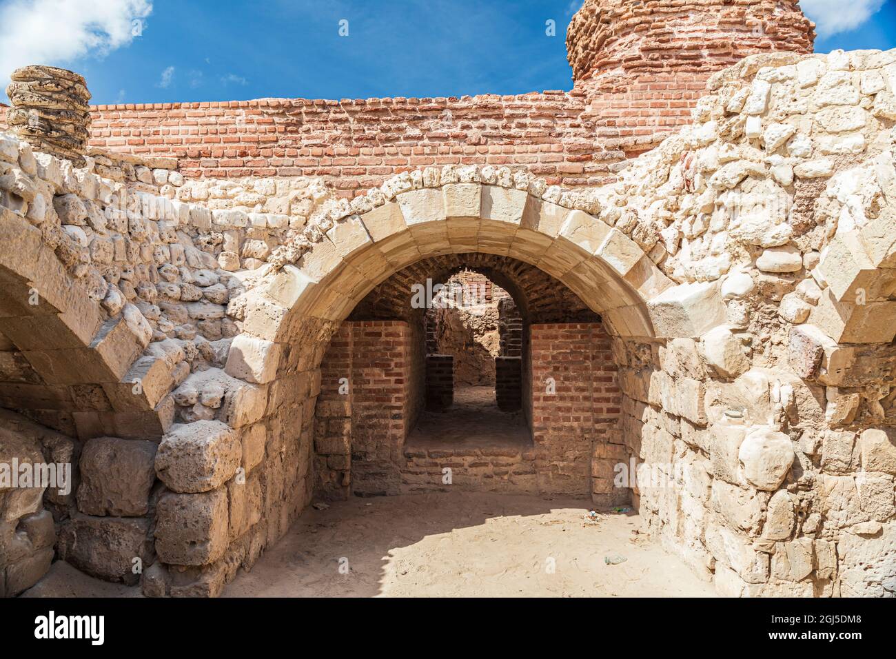 Africa, Egitto, Alessandria. Rovine delle terme e delle arcate sotterranee greche romane. Foto Stock