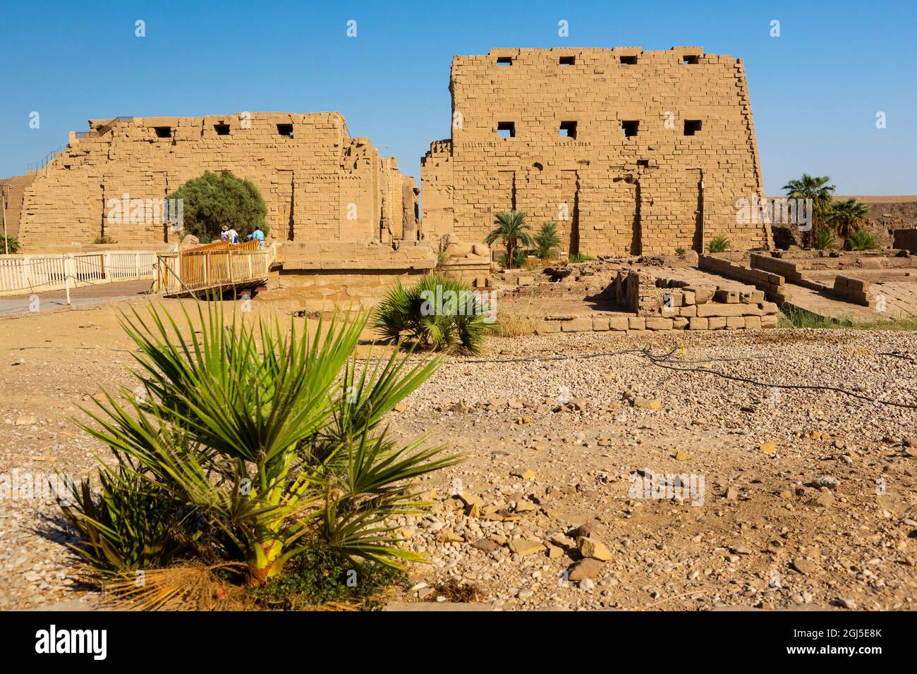 Egitto. Il tempio di Karnak comprende un vasto mix di templi, cappelle, piloni e altri edifici antichi sulla riva orientale del Nilo vicino a Luxor. ( Foto Stock