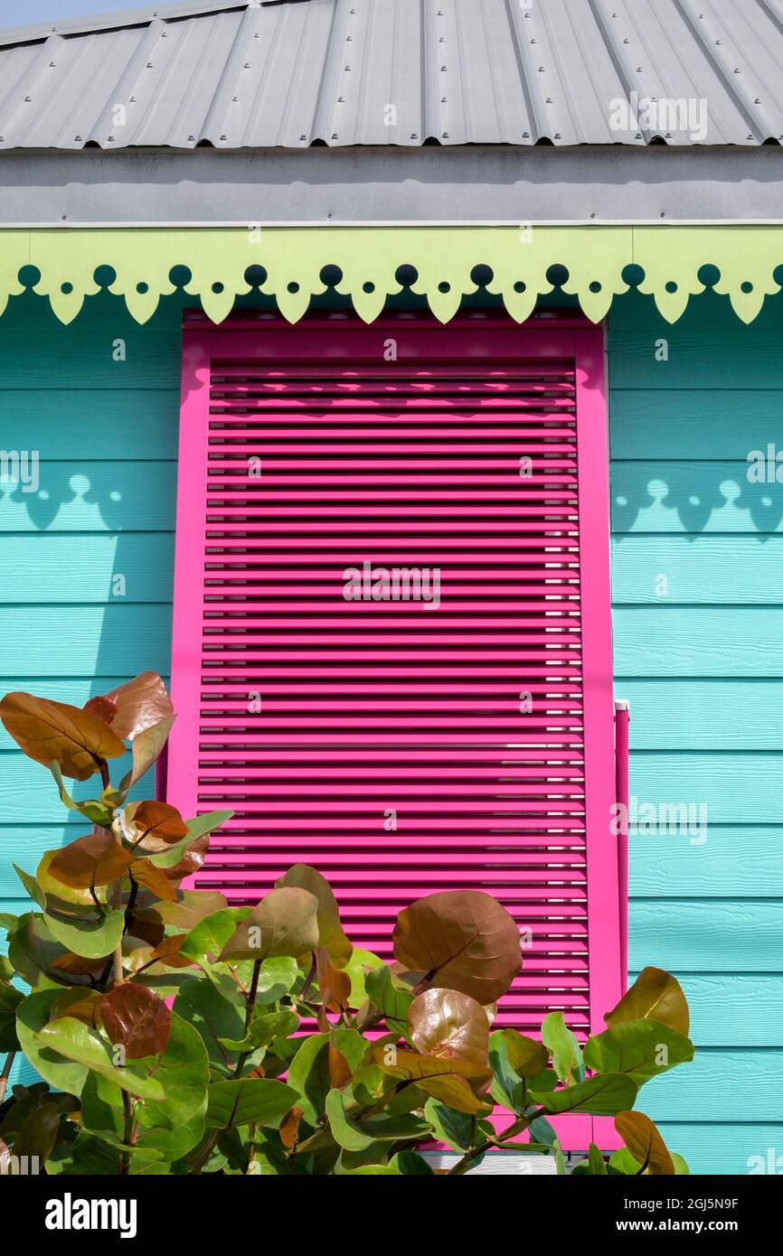 Bungalow colorati sulla spiaggia, USA Foto Stock