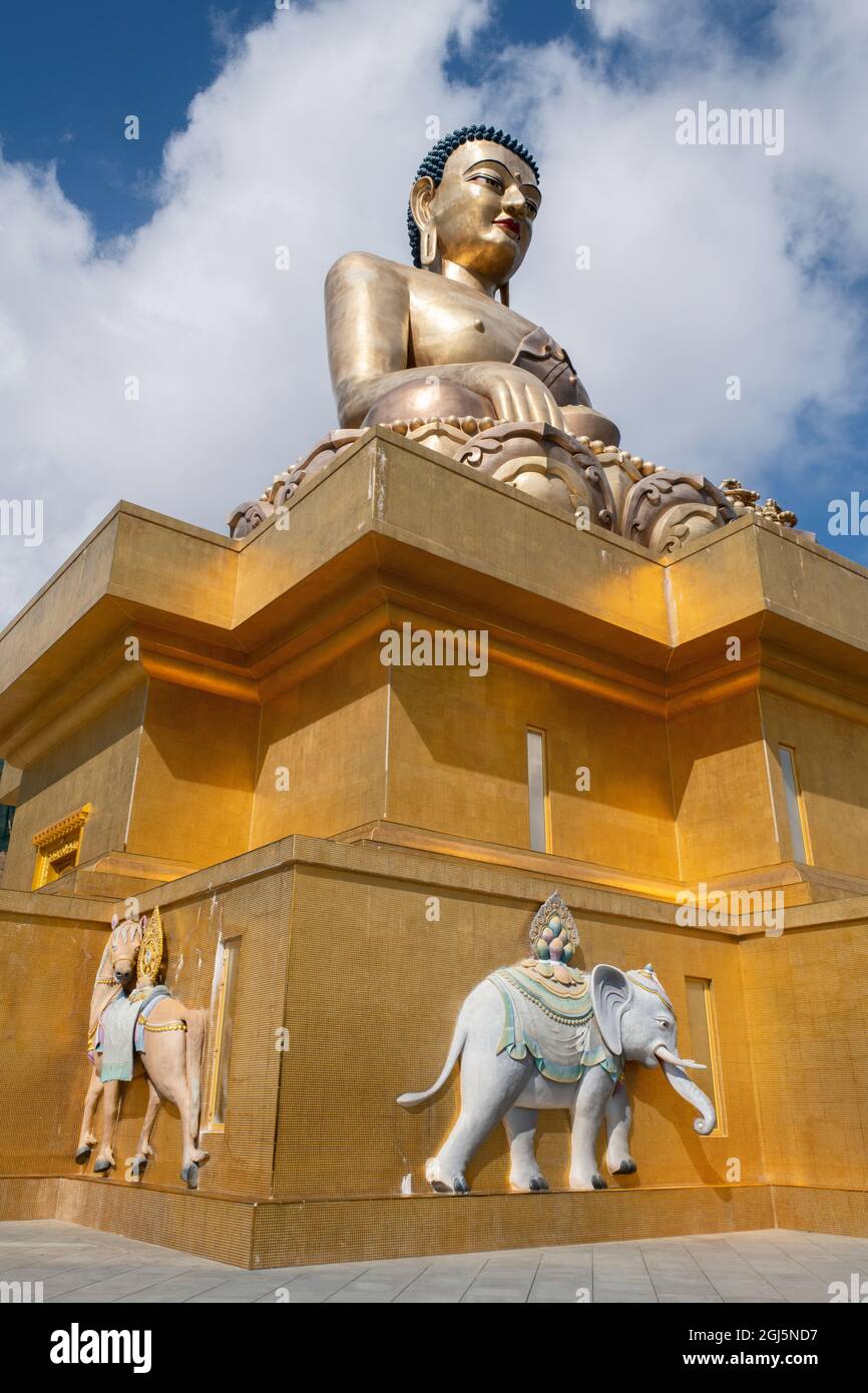 Bhutan, Thimphu. Kuensel Phodrang, noto anche come Buddha Point, che ospita la più grande statua del Buddha del paese. Foto Stock