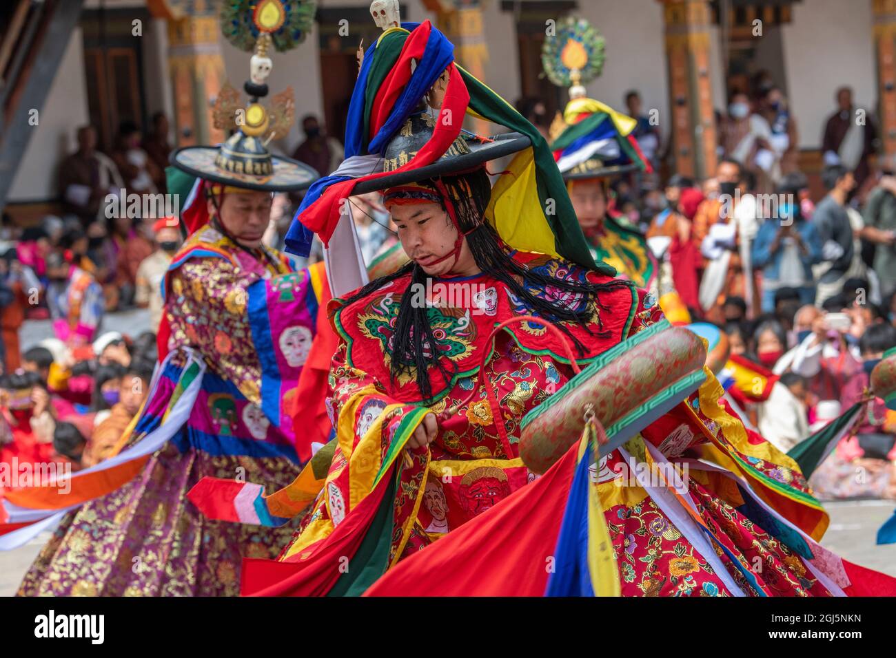 Bhutan, Punakha Dzong. Festival di Punakha Druchen. La danza dei cappelli neri (Shanag). Foto Stock