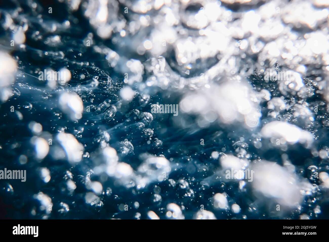 Bolle astratte in acqua, bolle d'aria acqua sfondo Foto Stock