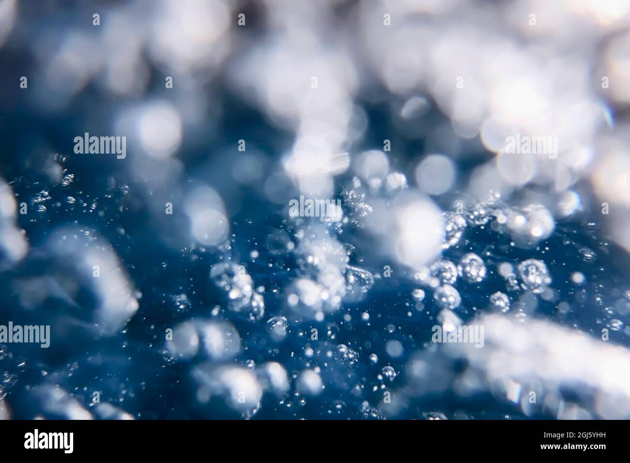 Bolle astratte in acqua, bolle d'aria acqua sfondo Foto Stock