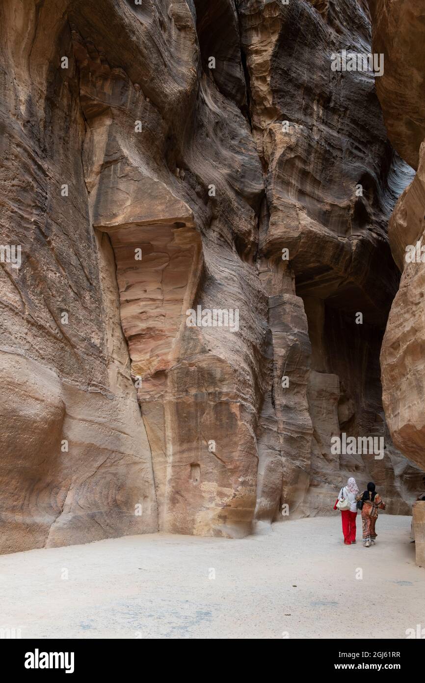 Giordania, Petra (Unesco) il Siq. Gola naturale lunga 1.2 km ed entrata nell'antico regno Nabateo. Foto Stock