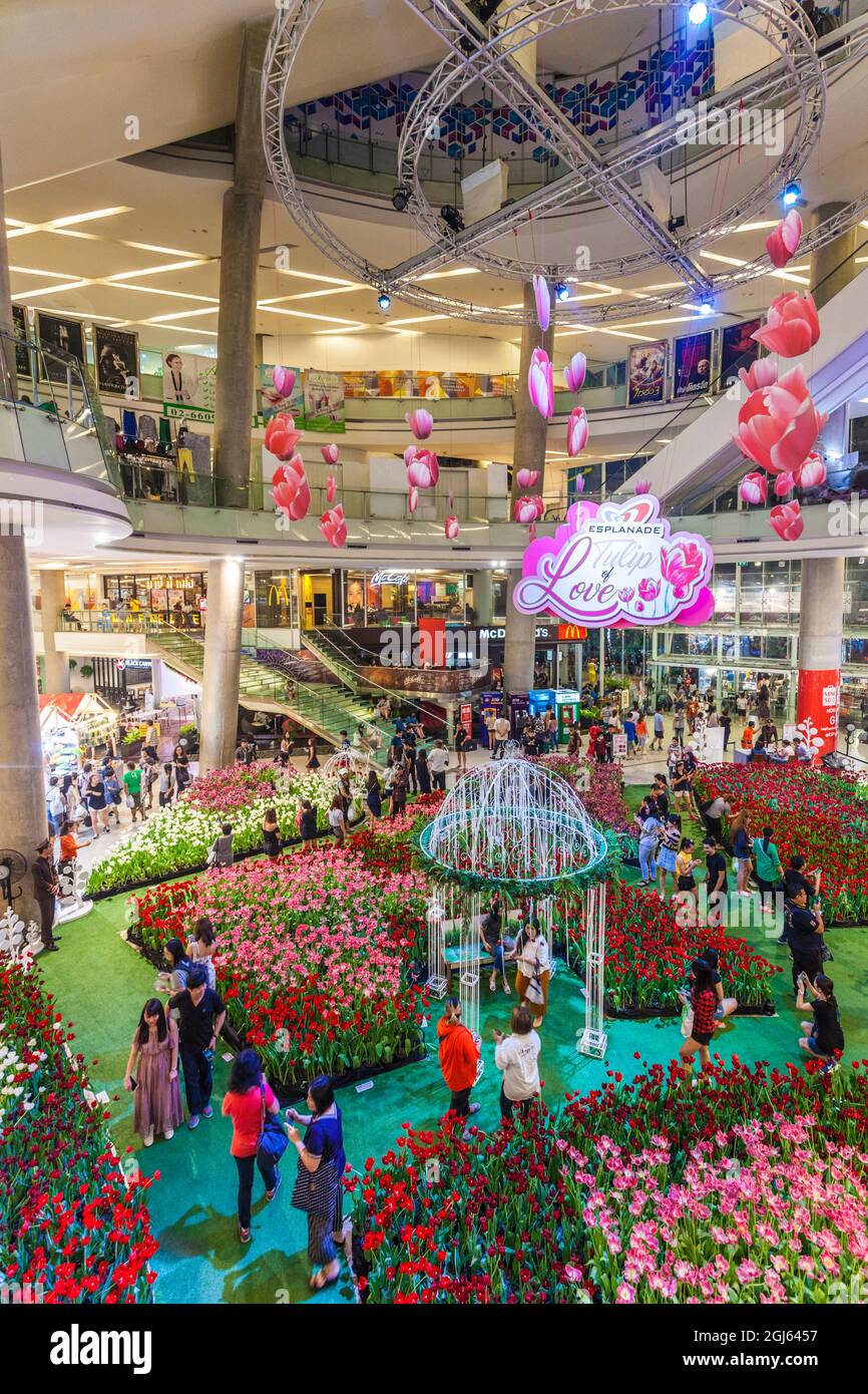 Thailandia, Bangkok. Royal City Avenue, interno del centro commerciale Esplanade. Foto Stock