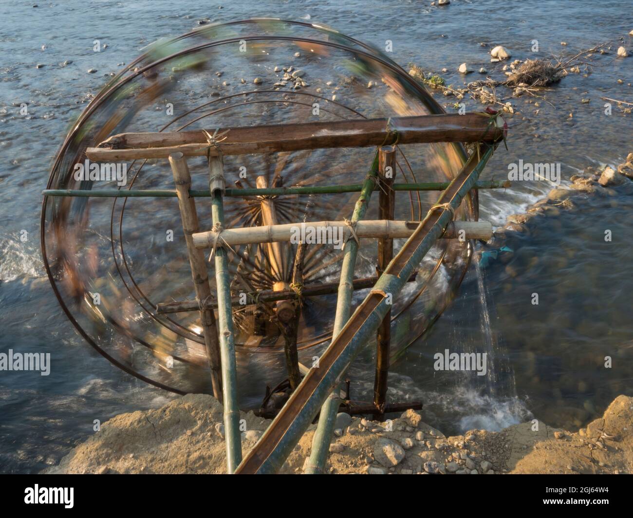 Asia, Vietnam, Riserva Naturale di pu Luong, ruota d'acqua sul fiume Cham Foto Stock