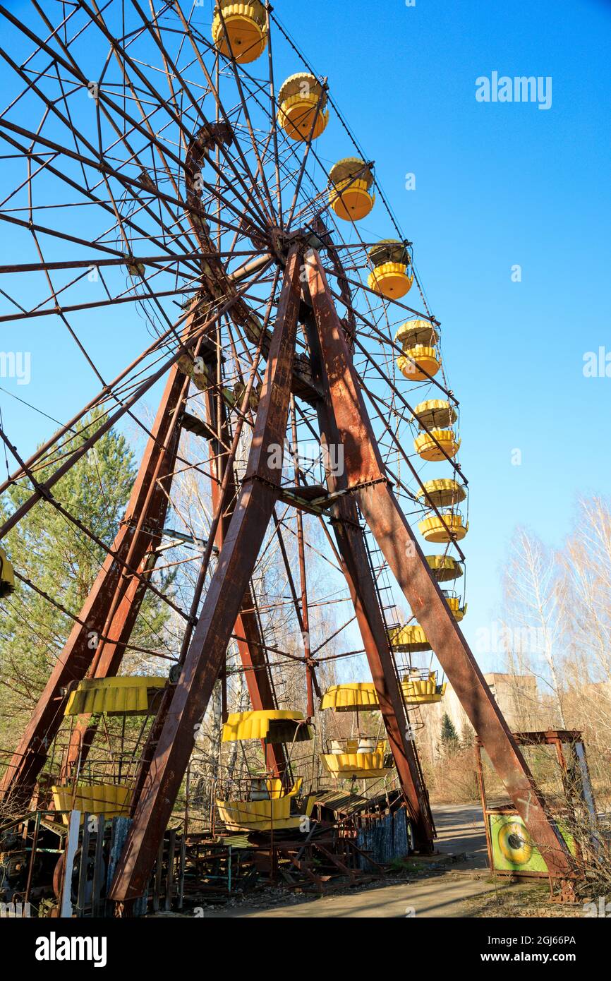 Ucraina, Pripyat, Chernobyl. Parco divertimenti, ruota panoramica. Foto Stock