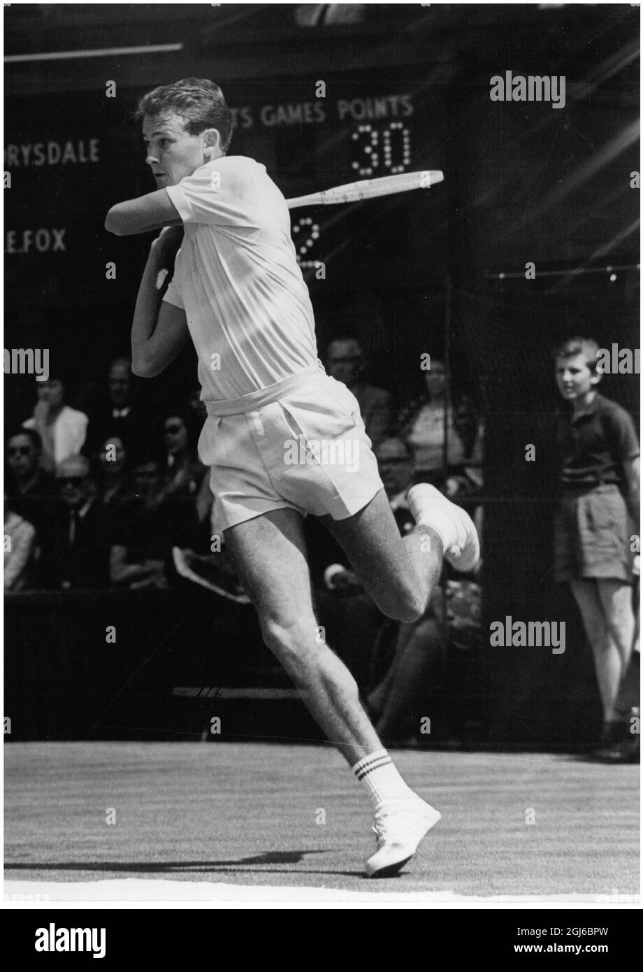 I Campionati di Wimbledon tennis su prato . Cliff Drysdale (Sudafrica) durante la sua partita contro Un . E . Volpe ( U. S . ) . 28 giugno 1965 Foto Stock