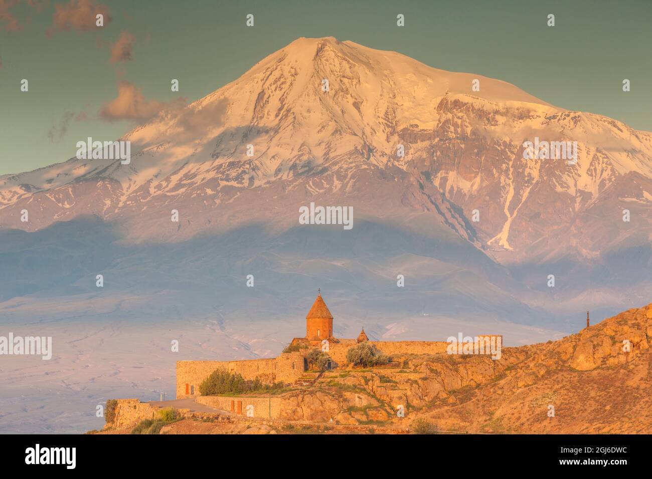 Armenia, Khor Virap. Monastero di Khor Virap, VI secolo, con il Monte Ararat. Foto Stock