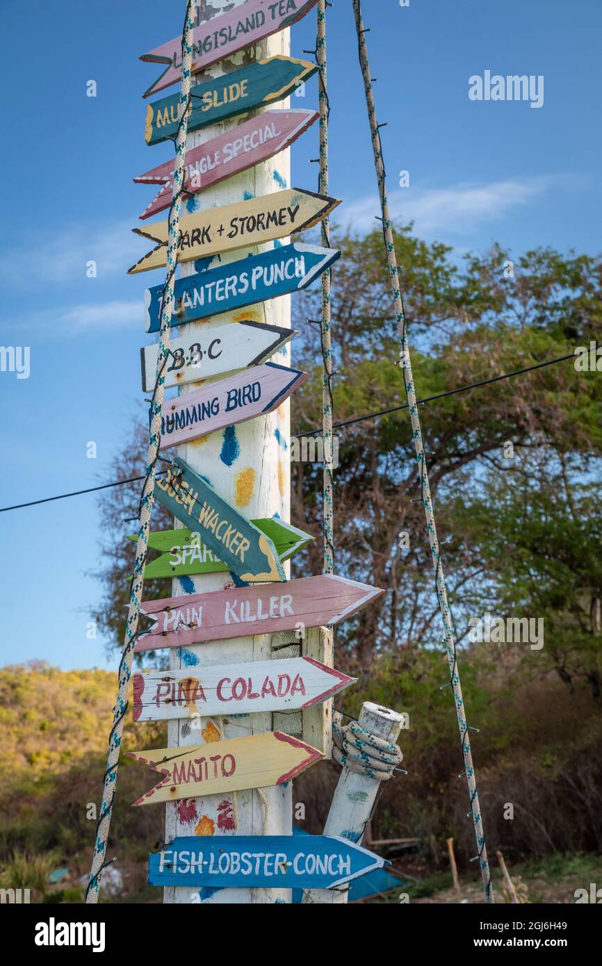 Caraibi, Grenada, isola Mayreau. Cartelli sull'albero della barca. Credit as: Don Paulson / Galleria Jaynes / DanitaDelimont. com Foto Stock