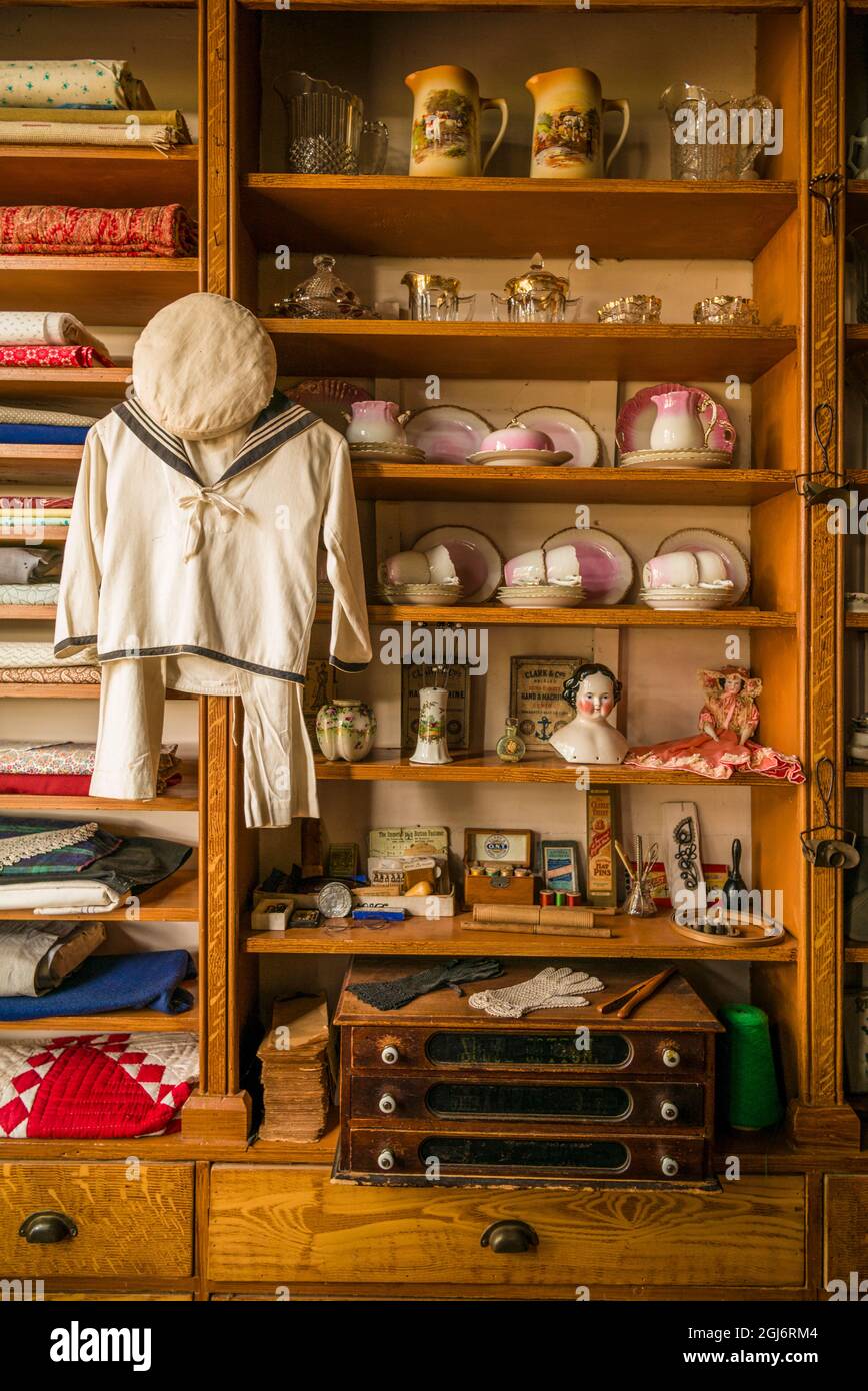 Canada, Prince Edward Island, Orwell, Orwell angolo villaggio storico, Clarke del negozio e casa, b. 1860, fine del XIX secolo la merce del negozio Foto Stock