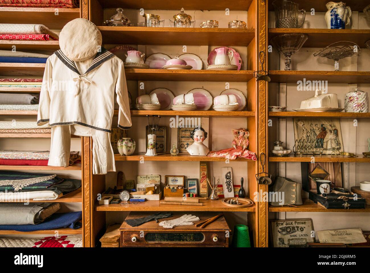 Canada, Prince Edward Island, Orwell, Orwell angolo villaggio storico, Clarke del negozio e casa, b. 1860, fine del XIX secolo la merce del negozio Foto Stock