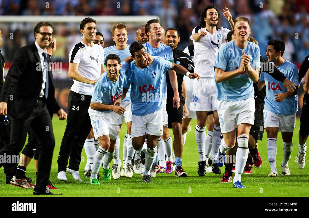 MALMOE 20110803 i giocatori di Malmoe FF si sono sentiti in balia dopo il terzo turno di qualificazione della UEFA Champions League, seconda tappa, partita di calcio tra Malmoe FF e Glasgow Rangers FC a Malmoe, Svezia, il 03 agosto 2011. La partita è terminata 1-1. Foto: Andreas Hillergren / SCANPIX SVEZIA codice 10600 ** SVEZIA FUORI ** Foto Stock