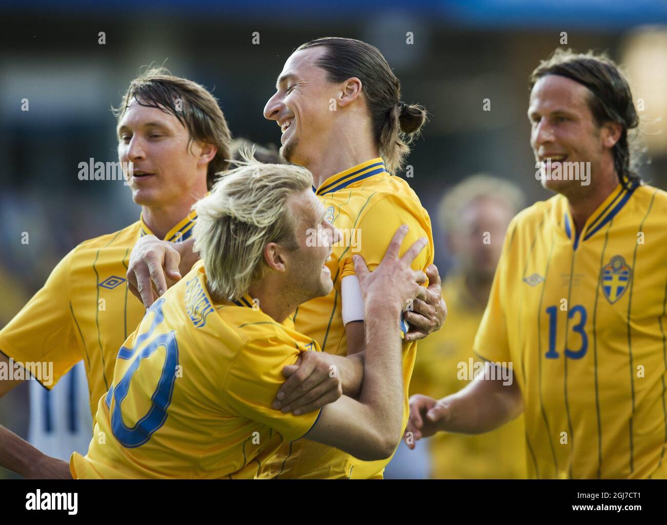 GOTHENBURG 20120530 Ola Toivonen (2ndL) in Svezia festeggia dopo aver segnato il secondo gol della sua squadra con Zlatan Ibrahimovic (centro), Kim Kaellstroem (sinistra) e Jonas Olsson (destra) durante la partita di calcio internazionale amichevole tra Svezia e Islanda allo stadio Gamla Ullevi di Gothenburg, Svezia, il 30 maggio 2012. Foto Bjoern Larsson Rosvall / SCANPIX / Kod 9200 Foto Stock