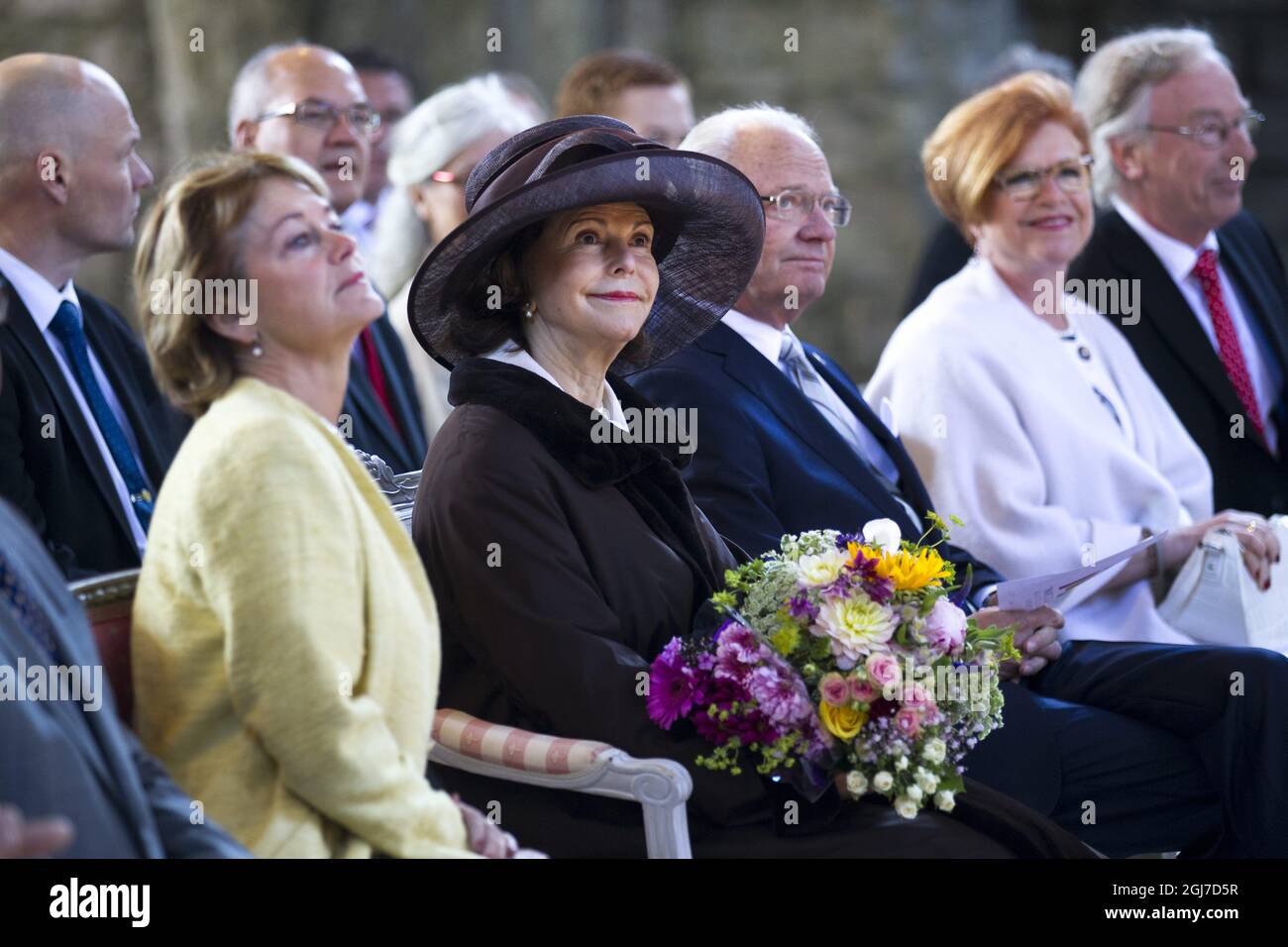 VISBY 2012-06-06 la regina Silvia di Svezia partecipa all'inaugurazione del nuovo tetto alla vecchia rovina di San Nicola a Visby sull'isola di Gotland, Svezia, durante la celebrazione della giornata nazionale svedese, 6 giugno 2012. Foto: Karl Melander / SCANPIX SVEZIA / Codice: 75135 Foto Stock